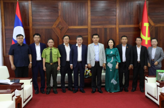 Khammouane Leader Hosts Quang Tri Official, Reaffirms Cross-Border Ties